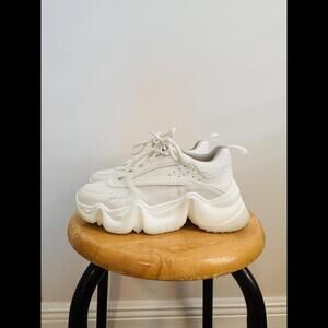 Steve Madden Women's City Soul Sneaker, size 6